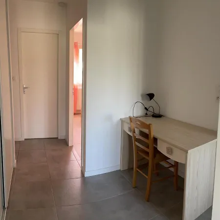 Dom wakacyjny Les De Castel - Les Roses