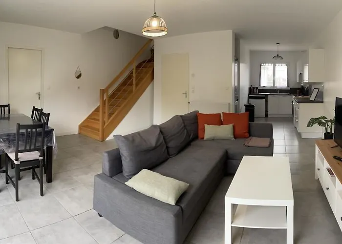 Les De Castel - Les Roses بيت للعطل